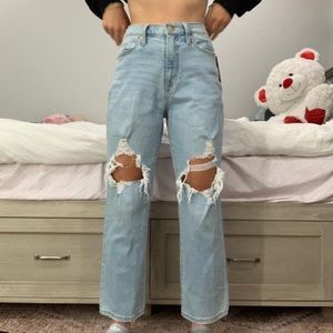BRAND NEW HIGH RISE JEANS
